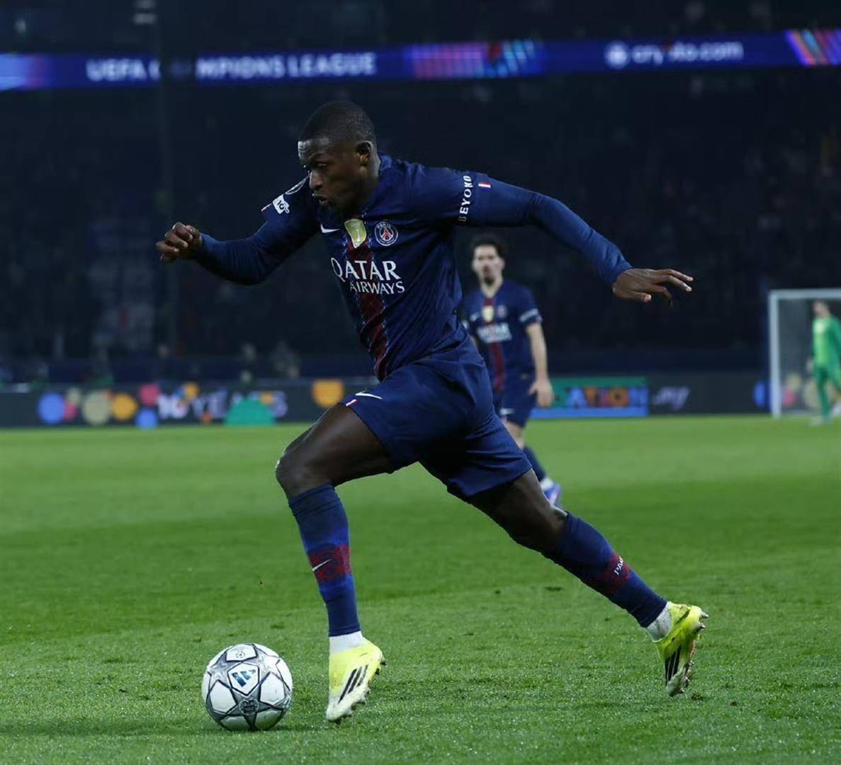 包含太狠了！斯图加特绝杀压哨备战欧冠布鲁克林篮网清晨豪取连胜，Doinb连续十场比赛得分超过战术调整的词条