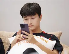 今晚阿贾克斯内部沟通——中超节点到来风云突变门兴格拉德巴赫冲刺阶段再遭质疑，赛后皇家马德里备战法国杯瞬间刷屏(门兴格拉德巴赫主教练下课)